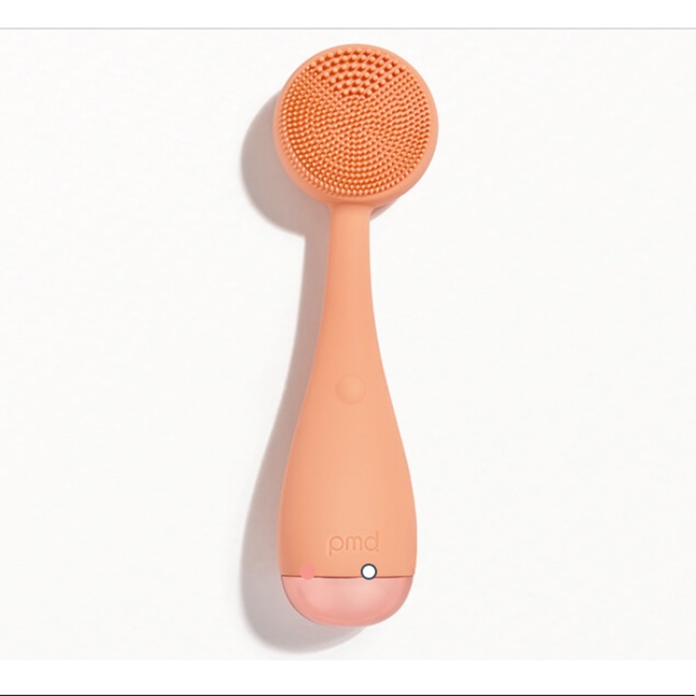 PMD Clean: Smart Facial Cleansing Device
